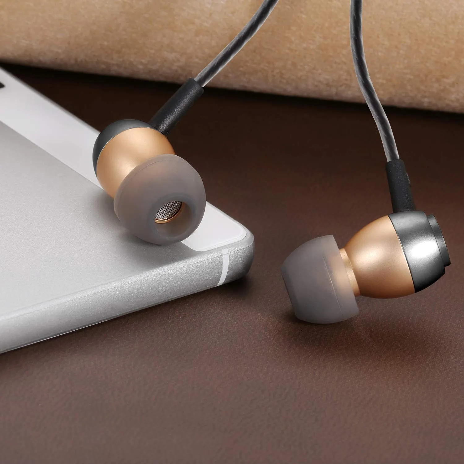 Betron GLD60 Noise Isolating In-Ear Headphones Earphones Vivid Bass Sound Gold Plated Connector