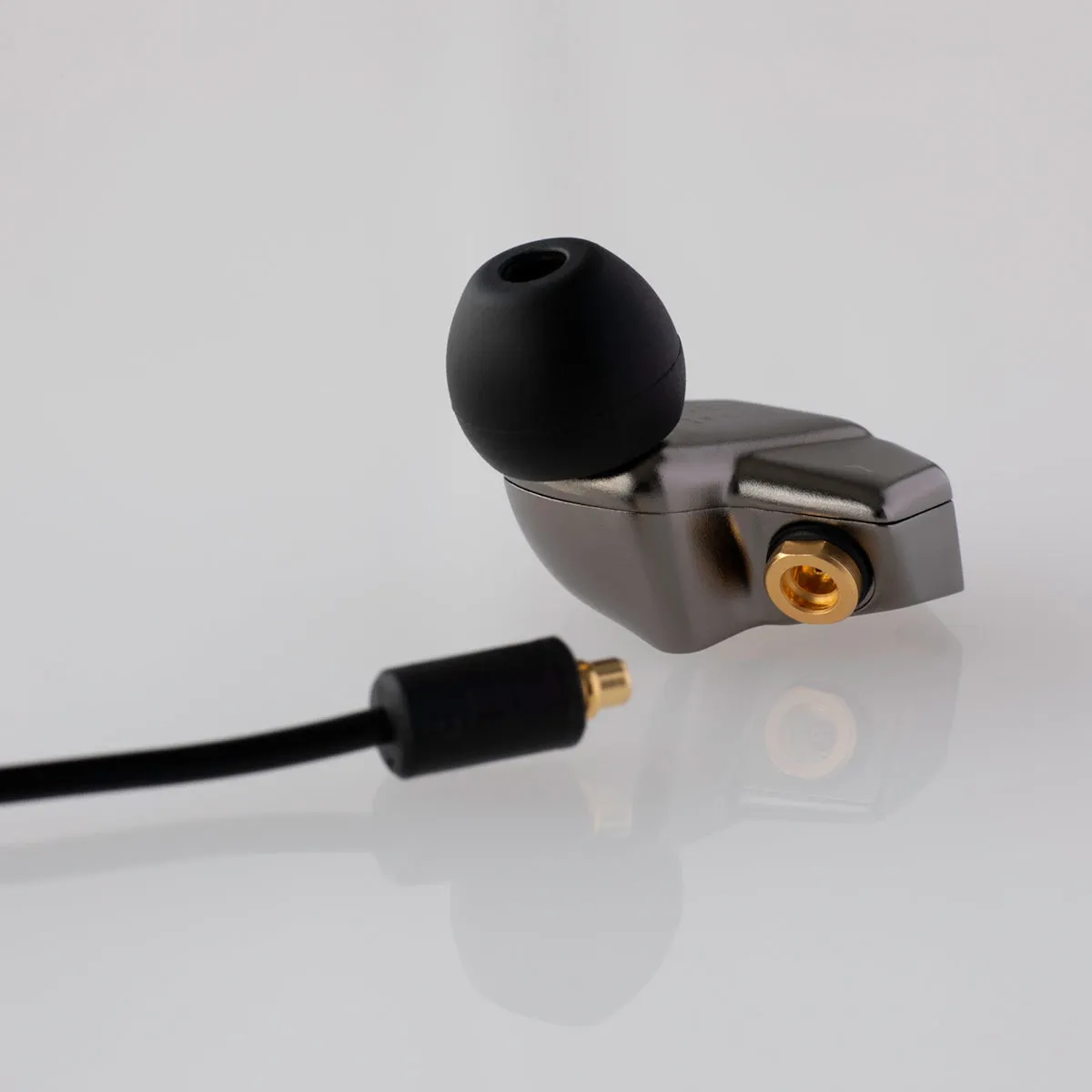 Final Audio B2 Single BA Driver Earphones ( free Glow-in-the-Dark tips)